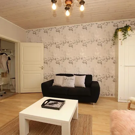 Apartment Idyllic Wooden House *