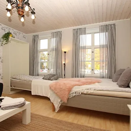 Idyllic Wooden House Apartament